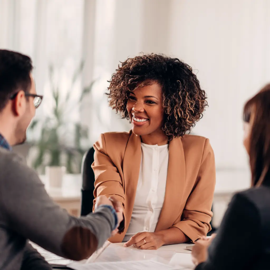 fvc-bank-about-1024.png business woman