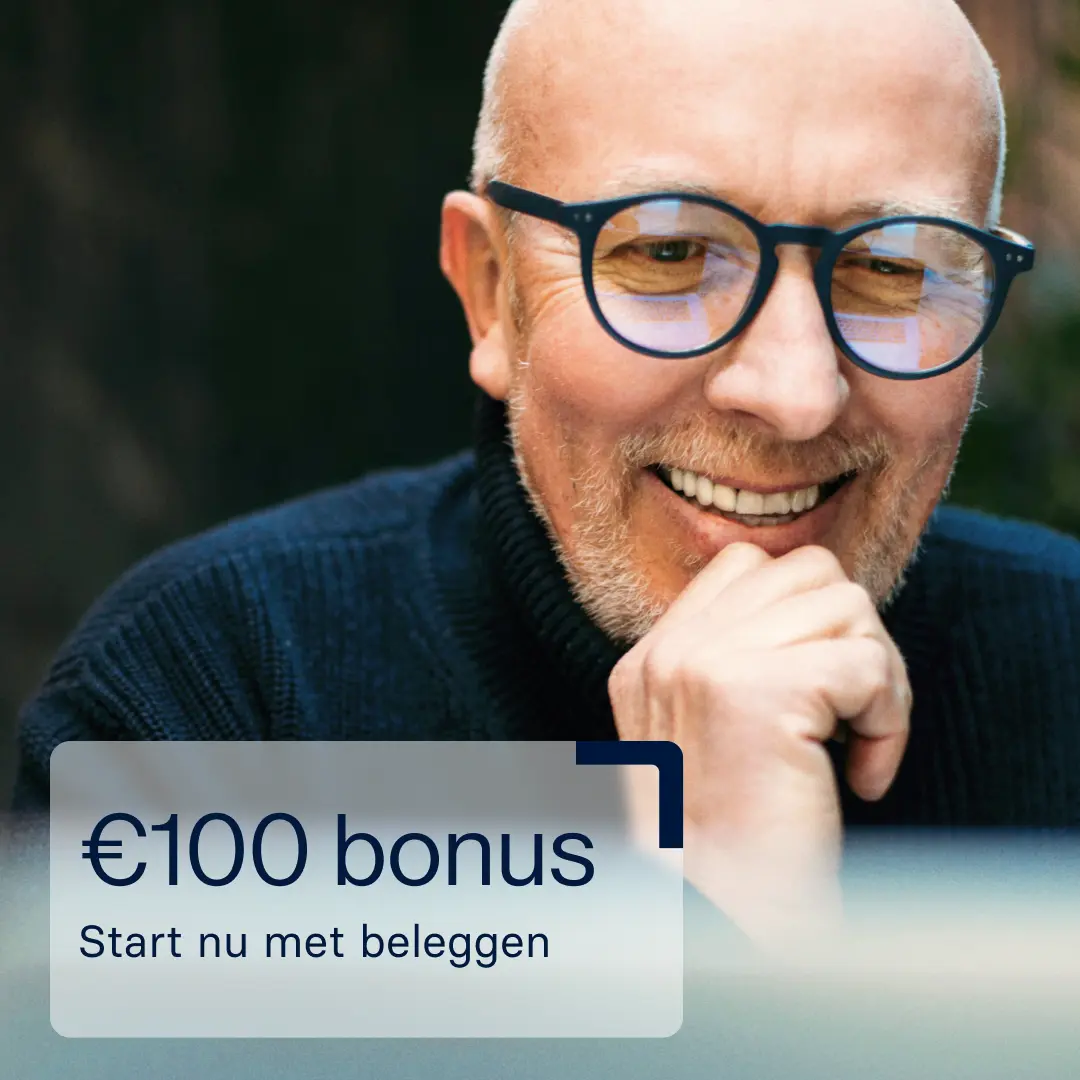 Man op laptop