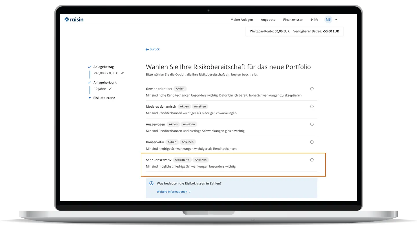 Raisin DE-Zinsportfolio Ein Laptop zeigt fünf verschiedene Anlageklassen der digitalen Vermögensverwaltung.