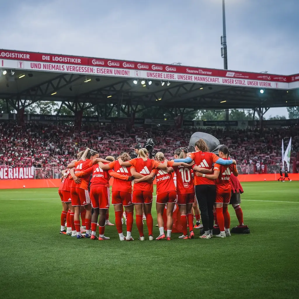 AF Team.jpg Gemeinsam am Ball