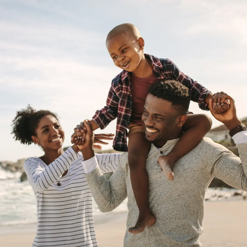 nexbank-about-1024.png happy family on beach