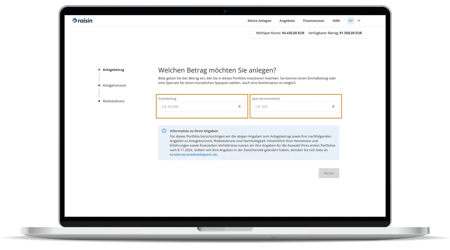 Raisin DE-Digitale Vermögensverwaltung Betrag Anlegen Ein Laptop zeigt den Schritt "Anlagebetrag" der digitalen Vermögensverwaltung. Die Felder "Einmalbetrag" und "Sparbetrag" sind kenntlich hervorgehoben.
