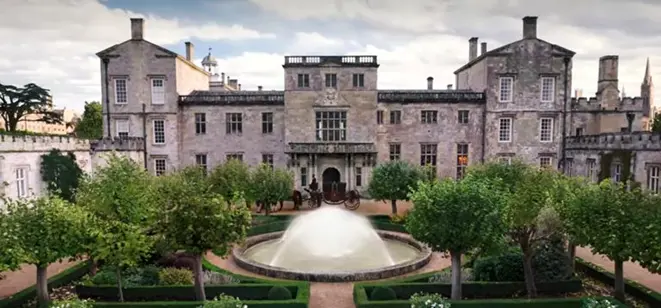 Raisin NL-Kasteel met fontein en formele tuin Landgoed Duke of Hastings