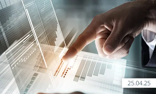 Raisin Blog Transparency of Partner Banks Eine Hand zeigt auf einen Laptop